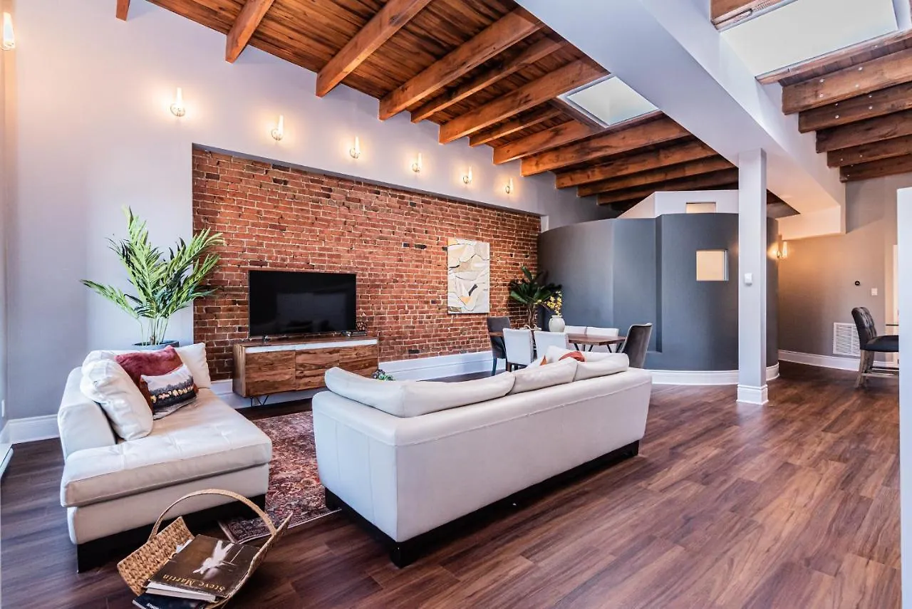 Family Friendly 3-Bedroom Beauty In Le Plateau By Denstays Montreal