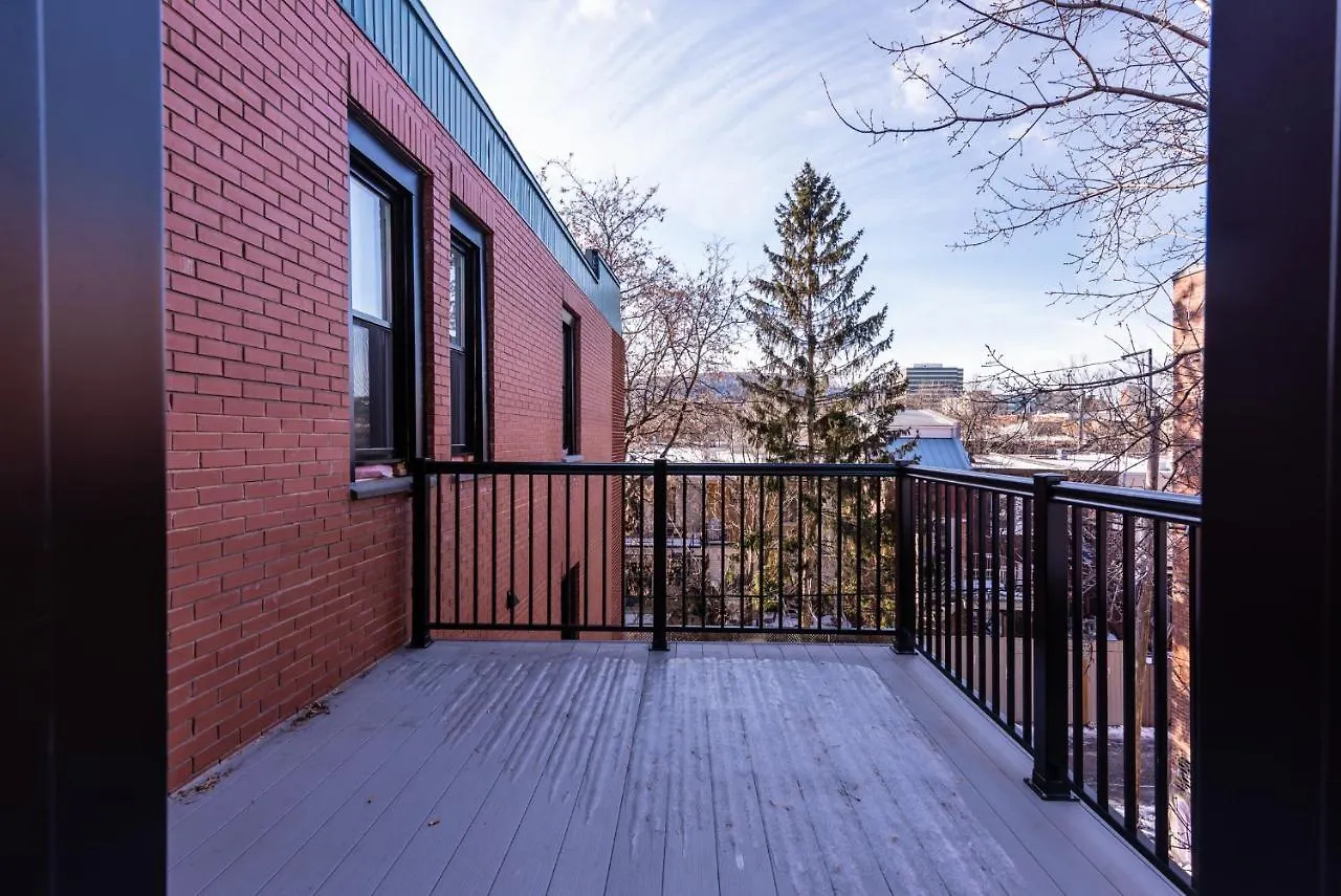 Family Friendly 3-Bedroom Beauty In Le Plateau By Denstays Montreal