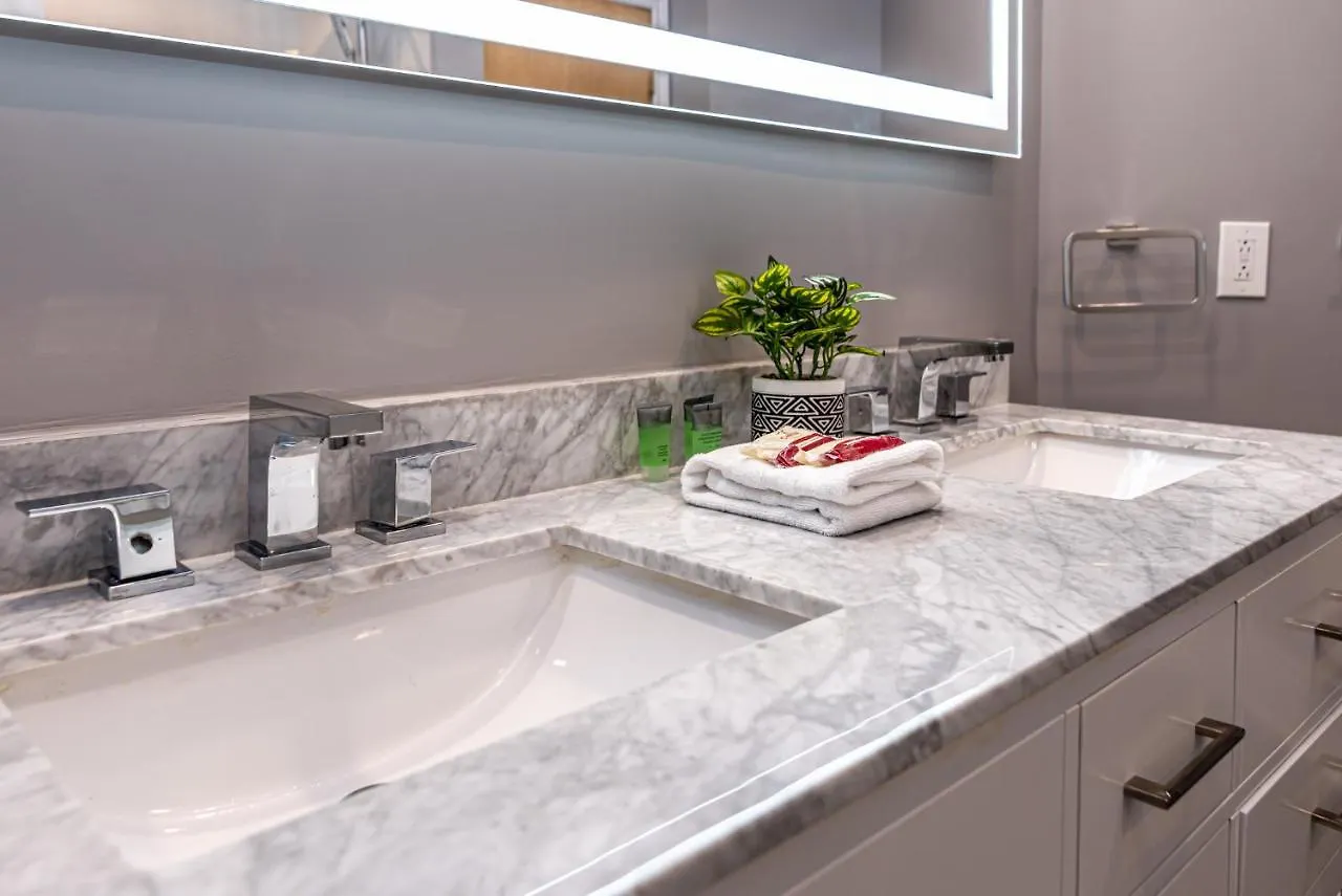 Family Friendly 3-Bedroom Beauty In Le Plateau By Denstays Montreal Apartment